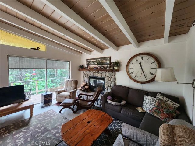 1023 Mercury, Crestline, CA 92325