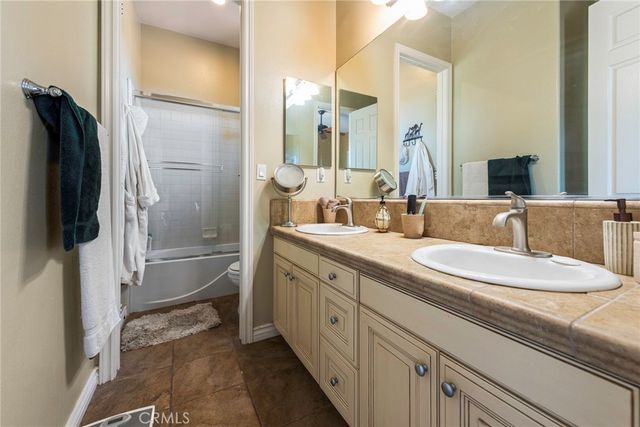 7940 Choi, Riverside, CA 92506