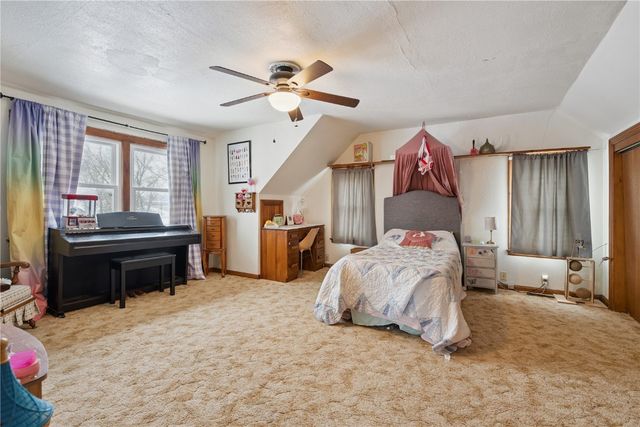 287 8th Ave, Marion, IA 52302