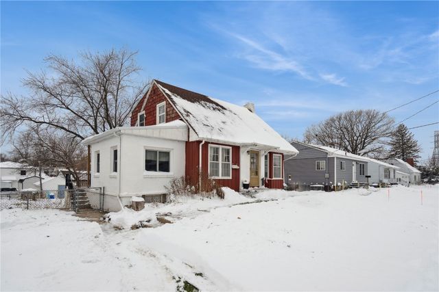 287 8th Ave, Marion, IA 52302