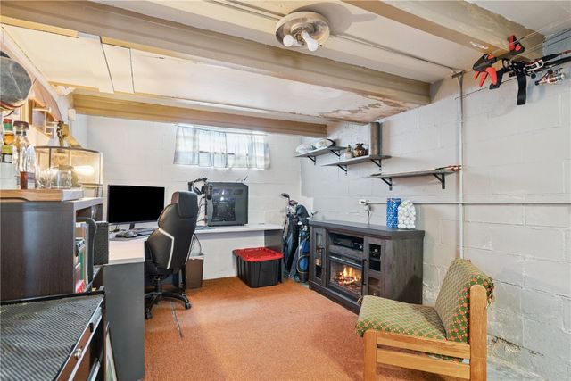 287 8th Ave, Marion, IA 52302