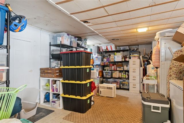 287 8th Ave, Marion, IA 52302