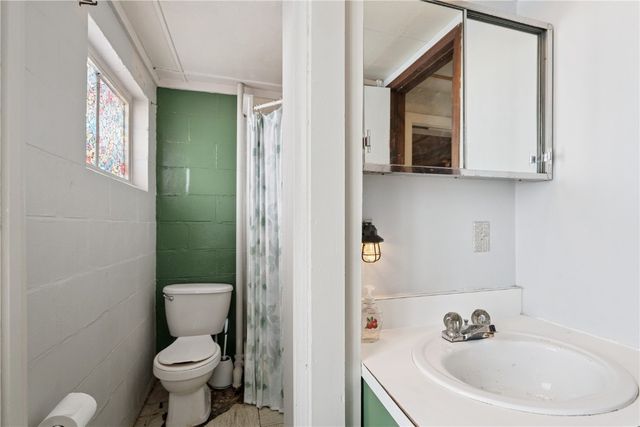 287 8th Ave, Marion, IA 52302