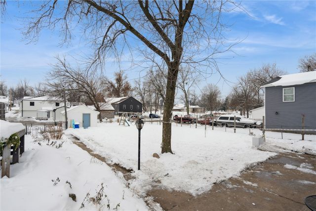 287 8th Ave, Marion, IA 52302