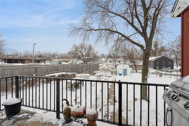 287 8th Ave, Marion, IA 52302