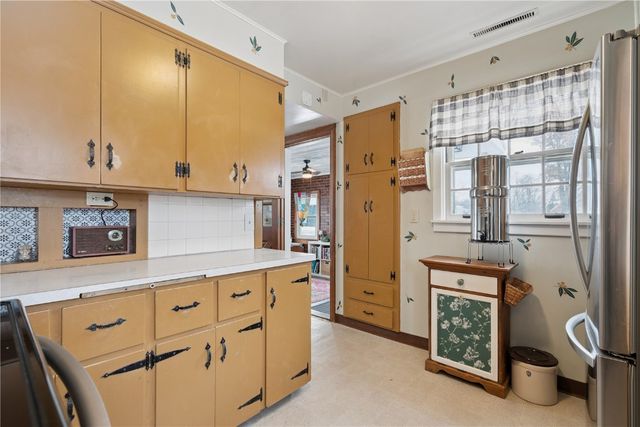 287 8th Ave, Marion, IA 52302