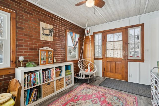 287 8th Ave, Marion, IA 52302