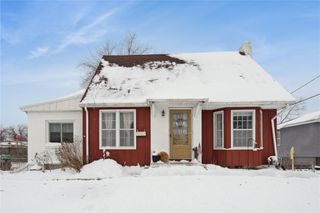 287 8th Ave, Marion, IA 52302