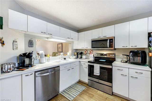 7750 Jewel LN 103, Naples, FL 34109