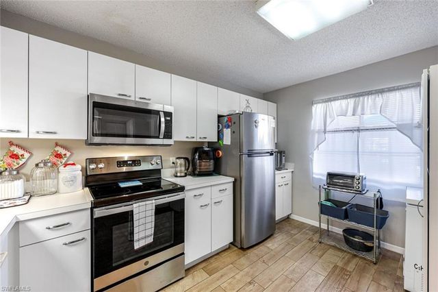 7750 Jewel LN 103, Naples, FL 34109