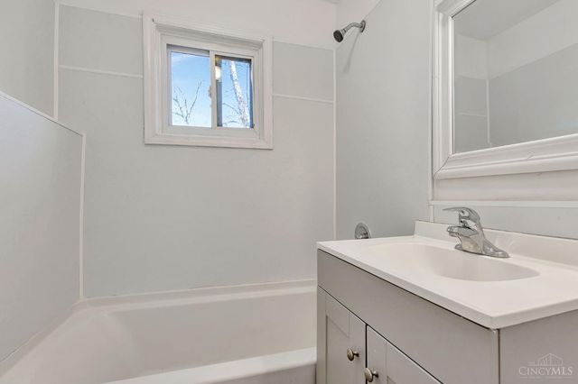 1976 Queen City Avenue, Cincinnati, OH 45214