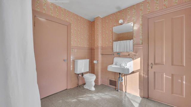 1121 Indiana AVENUE, Sheboygan, WI 53081