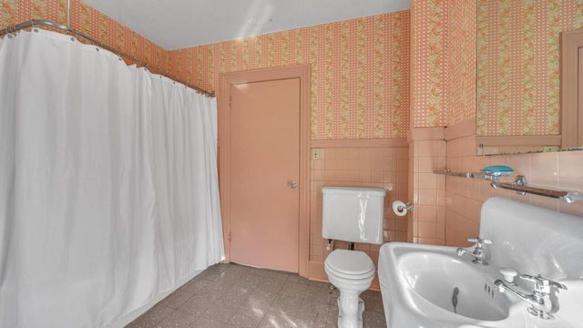 1121 Indiana AVENUE, Sheboygan, WI 53081