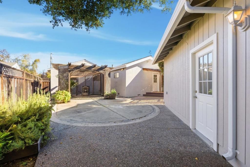 Image 28 of property listing at 119 Florence Street, Sunnyvale, CA 94086