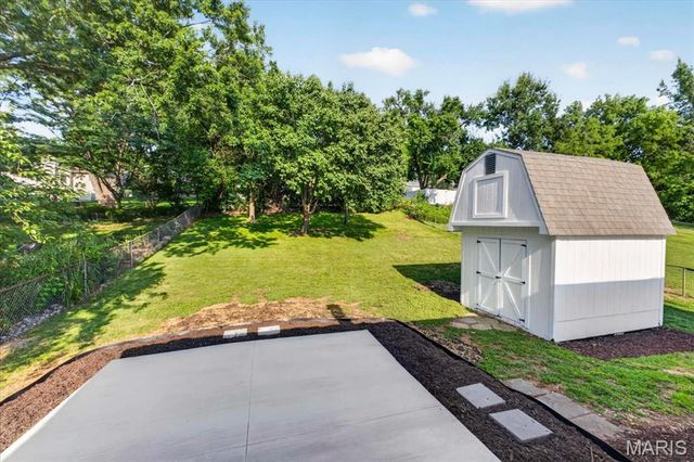 930 Bellestri Drive, Ballwin, MO 63021