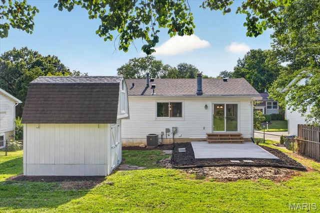 930 Bellestri Drive, Ballwin, MO 63021