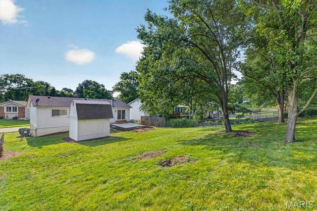 930 Bellestri Drive, Ballwin, MO 63021