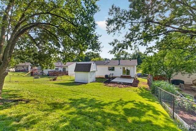 930 Bellestri Drive, Ballwin, MO 63021