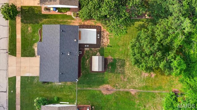 930 Bellestri Drive, Ballwin, MO 63021