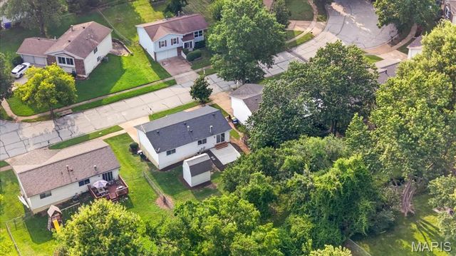 930 Bellestri Drive, Ballwin, MO 63021