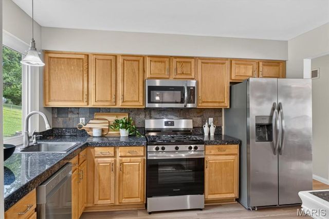 930 Bellestri Drive, Ballwin, MO 63021