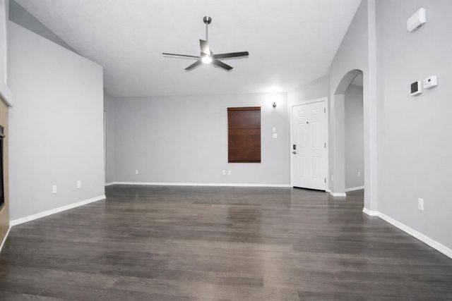 813 Waterfall Drive NE, Rio Rancho, NM 87144