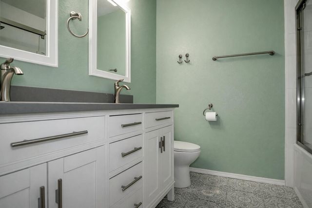 813 Waterfall Drive NE, Rio Rancho, NM 87144