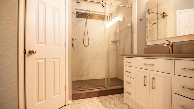 813 Waterfall Drive NE, Rio Rancho, NM 87144