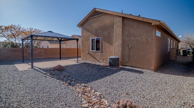 813 Waterfall Drive NE, Rio Rancho, NM 87144