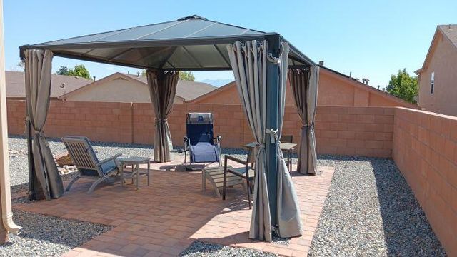 813 Waterfall Drive NE, Rio Rancho, NM 87144