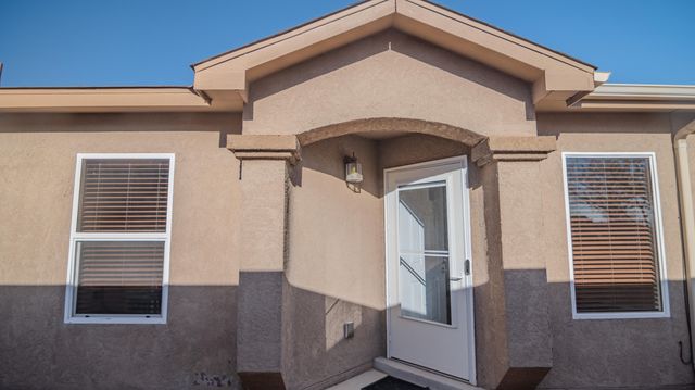 813 Waterfall Drive NE, Rio Rancho, NM 87144