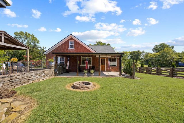 2890 Greens Mill Rd, Columbia, TN 38401