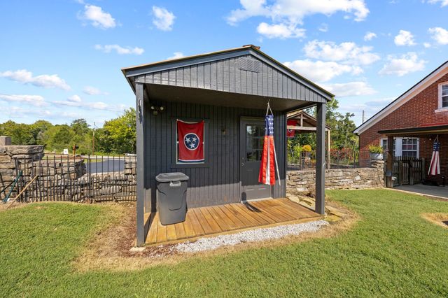 2890 Greens Mill Rd, Columbia, TN 38401