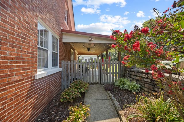 2890 Greens Mill Rd, Columbia, TN 38401