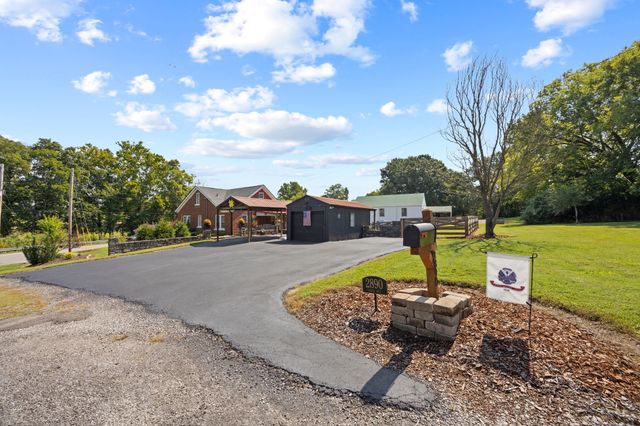 2890 Greens Mill Rd, Columbia, TN 38401