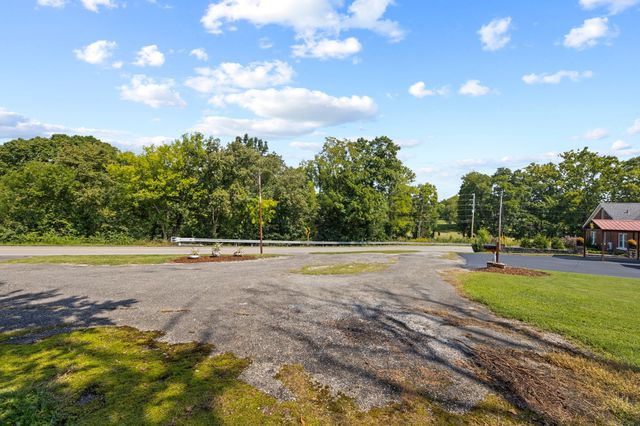 2890 Greens Mill Rd, Columbia, TN 38401