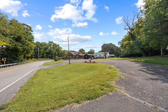 2890 Greens Mill Rd, Columbia, TN 38401