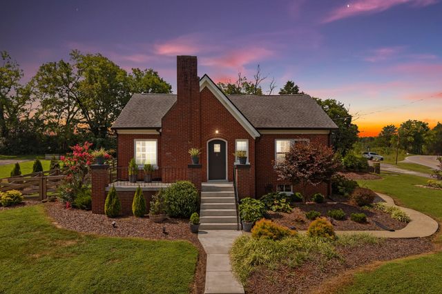 2890 Greens Mill Rd, Columbia, TN 38401