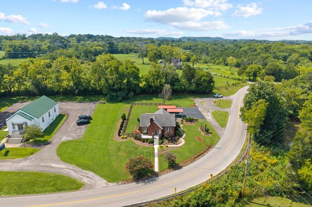 2890 Greens Mill Rd, Columbia, TN 38401