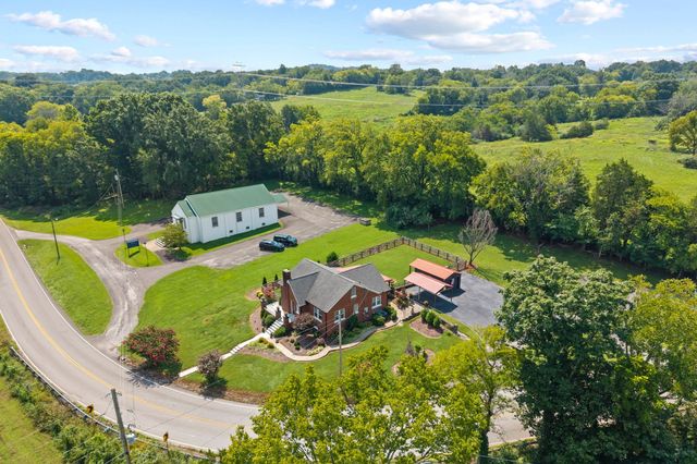 2890 Greens Mill Rd, Columbia, TN 38401