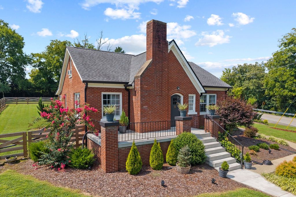 2890 Greens Mill Rd, Columbia, TN 38401