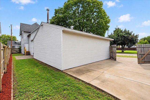 1123 Portland Avenue, Beloit, WI 53511