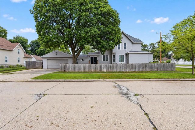 1123 Portland Avenue, Beloit, WI 53511