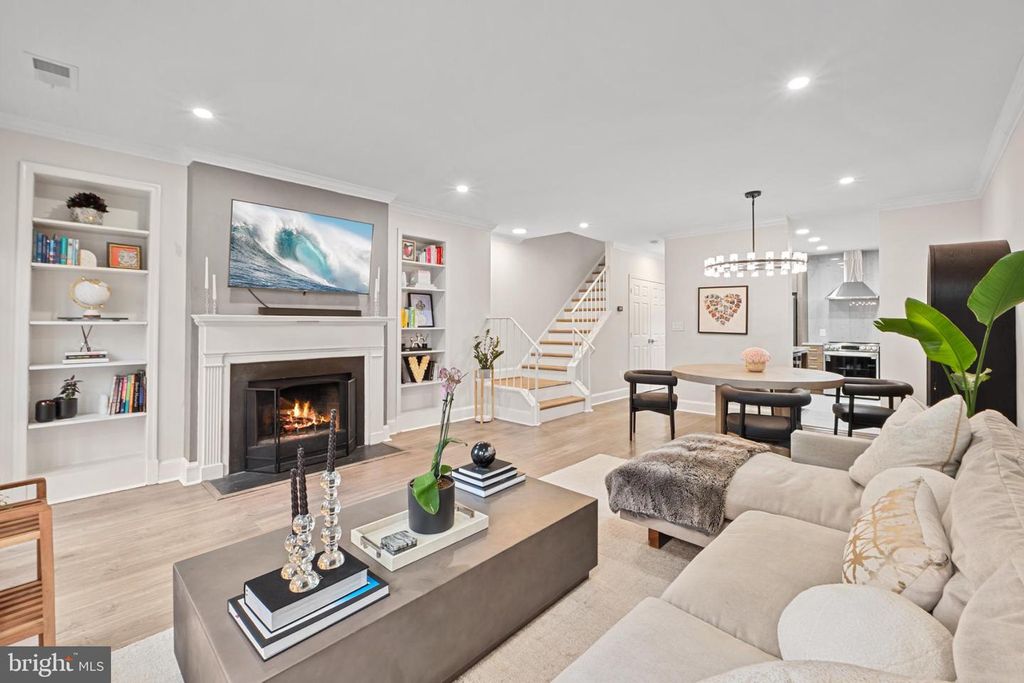 4311 MASSACHUSETTS AVE NW, Washington, DC 20016