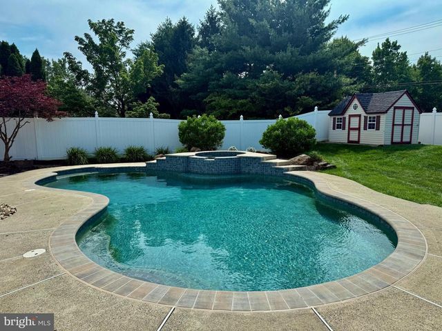 1368 JASPER DR, Ambler, PA 19002