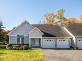 1 Blossom Court 1, New Milford, CT 06776