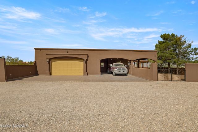 2355 Rincon De Amigos, Las Cruces, NM 88012