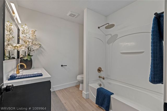4207 N Oak Park Circle, Fort Smith, AR 72904
