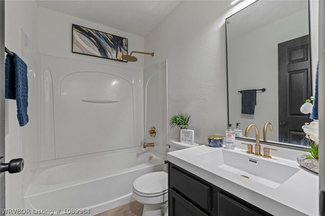 4207 N Oak Park Circle, Fort Smith, AR 72904