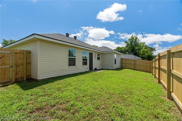 4207 N Oak Park Circle, Fort Smith, AR 72904